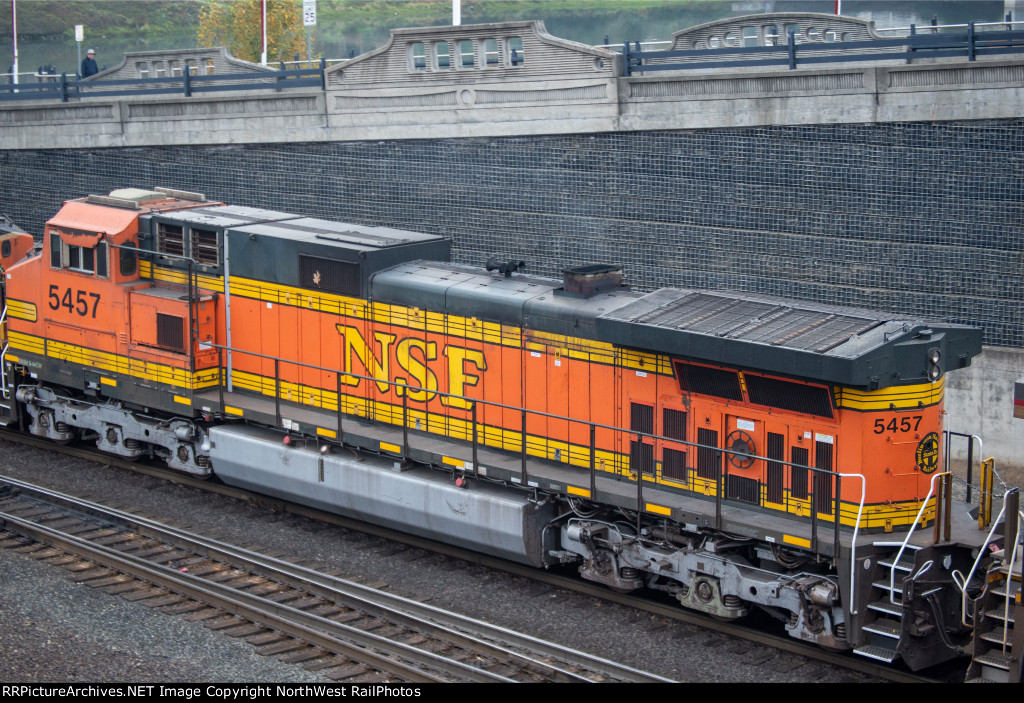 BNSF 5457